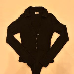 Aritzia babaton button down collared bodysuit